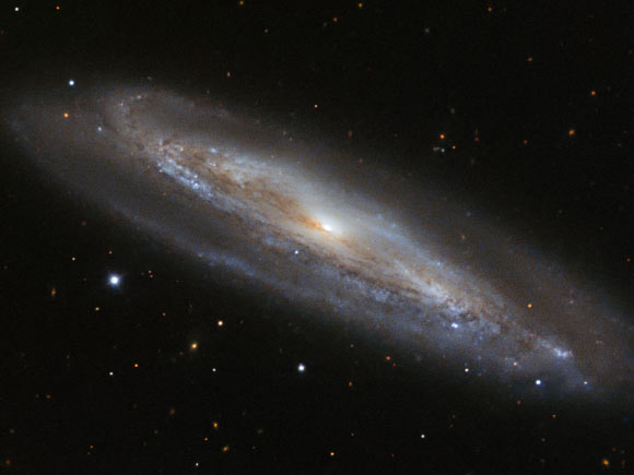 This image from ESO’s New Technology Telescope shows the spiral galaxy Messier 98. Image credit: ESO / Jbarring.