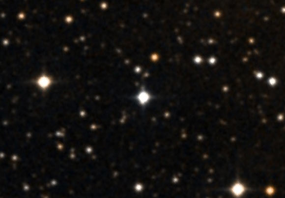 KIC 8462852 (center), also known as TYC 3162-665-1, 2MASS J20061546+4427248, Boyajian’s star and Tabby’s star, is approximately 1,480 light-years from Earth. Image credit: Centre de Données astronomiques de Strasbourg / SIMBAD / DSS.