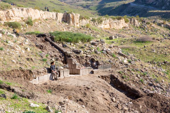 Roman theater at Hippos-Sussita; the results of the trial excavation: semicircular passage between the lower and upper seating arrangements (praencinctio) and entrance to a vaulted corridor (vomitorium). Image credit: Michael Eisenberg, University of Haifa.