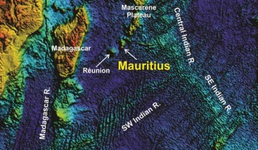 This is Indian Ocean topography showing the location of Mauritius as part of a chain of progressively older volcanoes extending from the presently active hot-spot of Reunion toward the 65-million-year-old Deccan traps of northwest India. Image credit: Wits University.