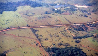 Sa and Seu Chiquinho sites featuring circular, square, and U-shaped earthworks. Image credit: Sanna Saunaluoma.