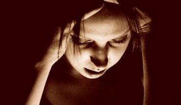 Migraines take a toll on around 1 billion people. This work by Baksa et al. indicates that individuals with certain gene variants in the CLOCK gene, which is involved in circadian rhythms, are at a higher risk of migraines when they are exposed to financial hardship. Image credit: Sasha Wolff / CC BY 2.0.