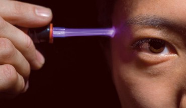 Researchers from the University of Michigan have uncovered that the cause of turbulence in non-equilibrium atmospheric pressure plasma is due to heat-induced sound waves from the instrument’s electrodes. Image credit: Texas A&M University.