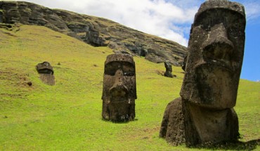 Easter Island is located some 3,512 km from Chile’s west coast and its nearest inhabited neighbor, Pitcairn Island, located some 2,075 km to the west. For reasons still unknown early Rapa Nui people began carving giant statues out of volcanic rock. Image credit: Marlene Hanssen.