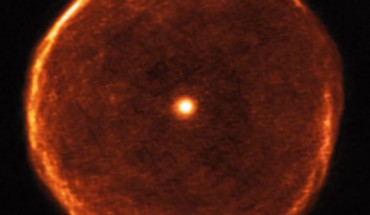This ALMA image reveals much finer structure in the U Antliae shell than has previously been possible. Image credit: ALMA / ESO / NAOJ / NRAO / F. Kerschbaum.