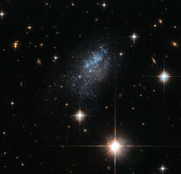 LEDA 31961. Image credit: NASA / ESA / Hubble.