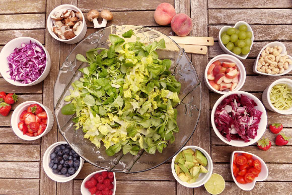 Sotos-Prieto et al show that modifying dietary habits can have a significant impact on health outcomes. Image credit: Silvia Rita.