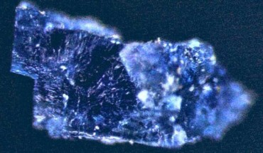 A salt crystal recovered from the Zag meteorite. Image credit: Queenie Chan, Open University.