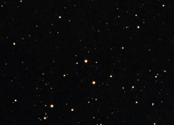The type K-dwarf star LP415-17 (center). Image credit: Centre de Données astronomiques de Strasbourg / SIMBAD / DSS.
