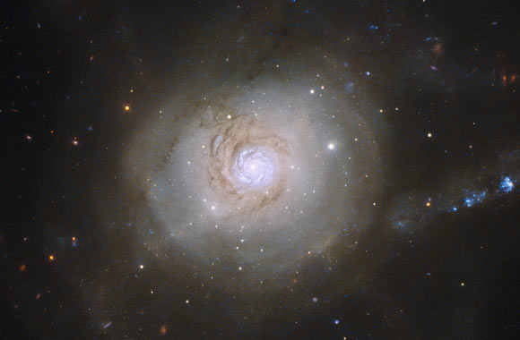 NGC 7252. Image credit: NASA / ESA / Judy Schmidt, www.geckzilla.com.