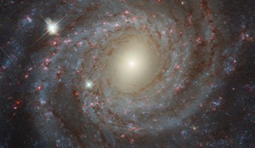 This image of NGC 3344 is a composite of separate exposures acquired by Hubble’s Wide Field Camera 3 (WFC3). Seven filters were used to sample various wavelengths. They cover wavelengths from the ultraviolet to the optical and the near-infrared. Together they create a detailed picture of the galaxy and allow astronomers to study many different aspects of it. Image credit: NASA / ESA / Hubble.