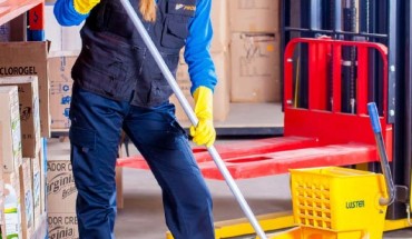 Women cleaning at home or working as occupational cleaners had accelerated decline in lung function, suggesting that exposures related to cleaning activities may constitute a risk to long-term respiratory health. Image credit: Yerson Retamal.