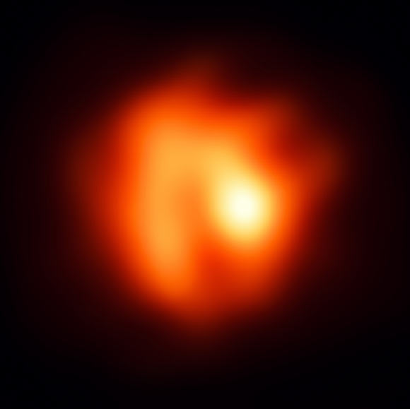 This image shows a distant and pulsating giant star known as R Sculptoris. Image credit: M. Wittkowski / ESO.