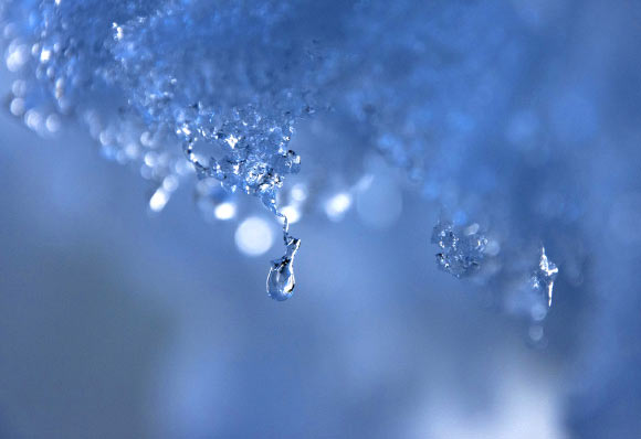 For a substance that is ubiquitous on Earth, three quarters of our planet is covered with it, scientists can still be surprised by some of water’s properties. Image credit: Brisch27.