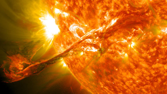 Composite image of an erupting solar prominence observed by NASA’s Solar Dynamics Observatory on August 31, 2012. Image credit: NASA / SDO / GSFC.