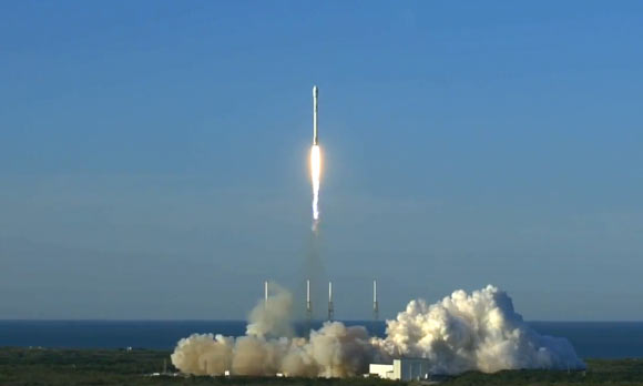 At Cape Canaveral Air Force Station’s Space Launch Complex 40 in Florida, the SpaceX Falcon 9 rocket with TESS lifts off at 6:51 p.m. EDT. Image credit: NASA.
