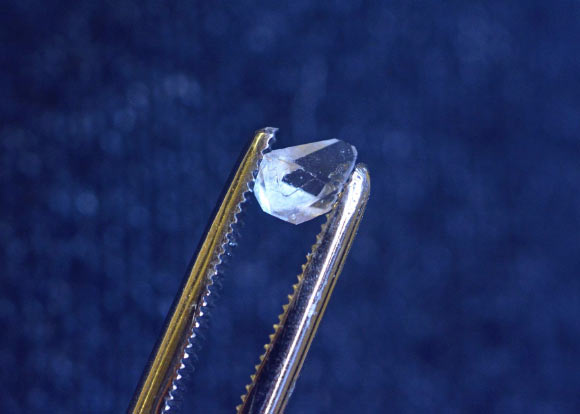 Rovny et al looked for a signature of a discrete time crystal in a crystal of monoammonium phosphate. Image credit: Michael Marsland, Yale University.
