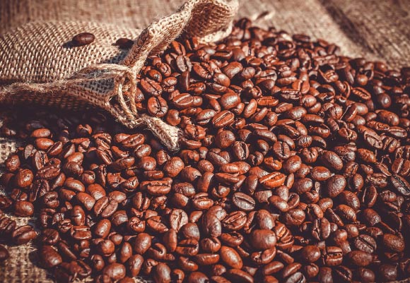 Increased caffeine intake from coffee was inversely associated with the risk of incident rosacea. Image credit: Couleur.