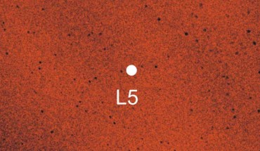 An artist’s impression of the Kordylewski dust cloud in the night sky. Image credit: Gábor Horváth.