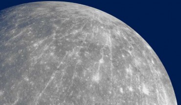 This mosaic of images from the MDIS Narrow Angle Camera on NASA’s MESSENGER spacecraft shows the impact crater Hokusai, located on Mercury at a latitude of 58°N. The crater has an impressive system of rays, which extend as much as a thousand kilometers (more than 600 miles) across the planet and are the longest that have yet been identified on Mercury. Image credit: NASA / Johns Hopkins University Applied Physics Laboratory / Carnegie Institution of Washington.