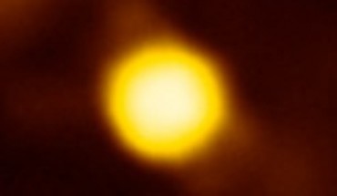 Beta Pictoris b. Image credit: ESO / Anne-Marie Lagrange / SPHERE Consortium.