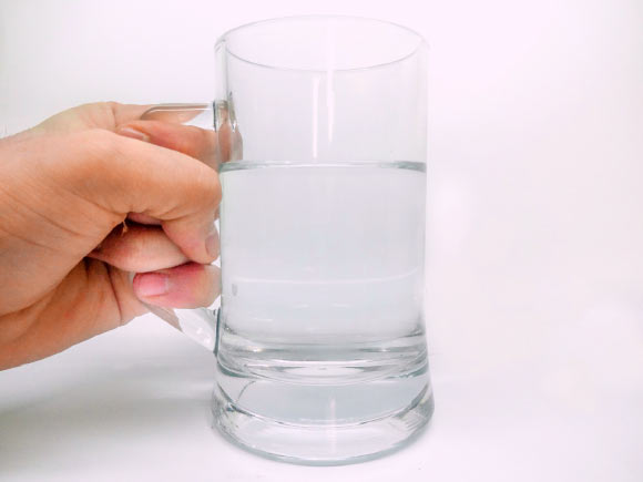 Short sleep duration was associated with higher odds of inadequate hydration. Image credit: Photo-Shot.