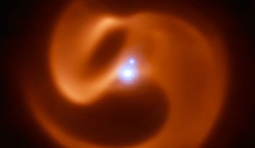 The VISIR instrument on ESO’s Very Large Telescope captured this stunning image of the 2XMM J160050.7-514245 system. Image credit: ESO / Callingham et al.