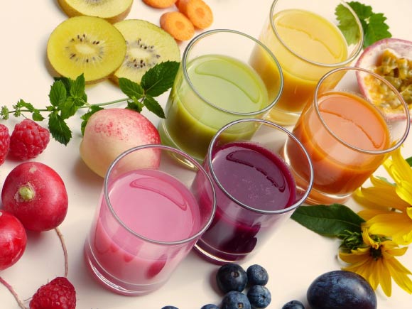 The study by Yuan et al supports a long-term beneficial role of vegetable, fruit, and orange juice consumption on cognitive function. Image credit: Silvia Rita.