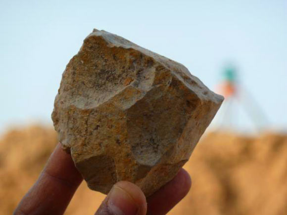 A stone tool from Ain Boucherit, Algeria. Image credit: Sahnouni et al, doi: 10.1126/science.aau0008.