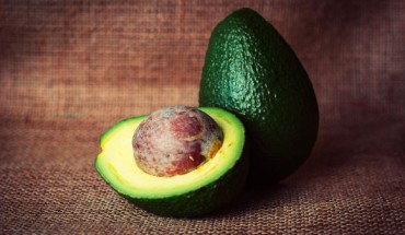 Dabas et al explored the anti-inflammatory potential of colored avocado seed extract. Image credit: Tookapic.