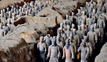 View of Pit 1 of the Terracotta Army showing the hundreds of warriors once armed with bronze weapons. Image credit: Xia Juxian.