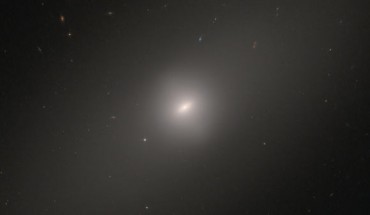 This Hubble image shows the barred lenticular galaxy NGC 3384. Image credit: NASA / ESA / Hubble / Lehmer et al.