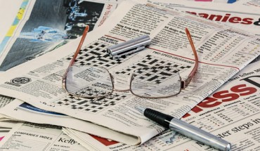 Regular word and number puzzles linked to sharper brain in later life. Image credit: Steve Buissinne.