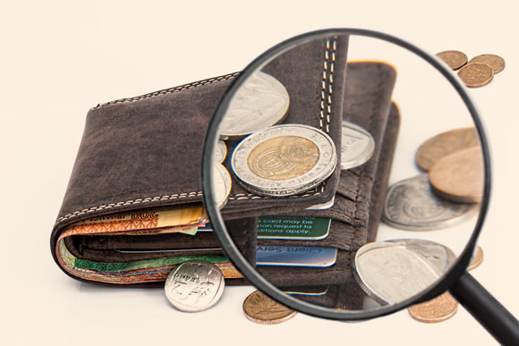 In virtually all countries citizens were more likely to return wallets that contained more money. Image credit: Steve Buissinne.