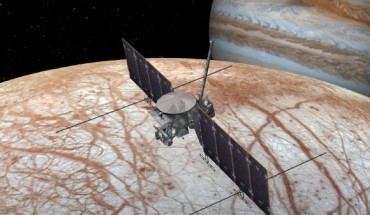 A 2016 artist’s concept of the Europa Clipper spacecraft. The design is changing as the spacecraft is developed. Image credit: NASA / JPL-Caltech.