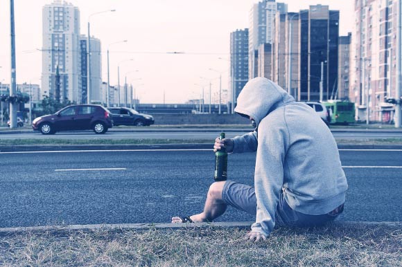 You’re still the same person after a drink. Image credit: Rebcenter.