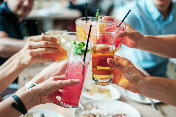 Nguyen et al examined the effect of an acute but moderate prenatal alcohol exposure on glucose metabolism, lipid levels and dietary preference in adolescent and/or adult rat offspring. Image credit: Bridgesward.