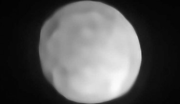 This image, taken by the SPHERE instrument on ESO’s Very Large Telescope, shows the main-belt asteroid Hygiea. Image credit: ESO / P. Vernazza et al / MISTRAL algorithm / ONERA / CNRS.