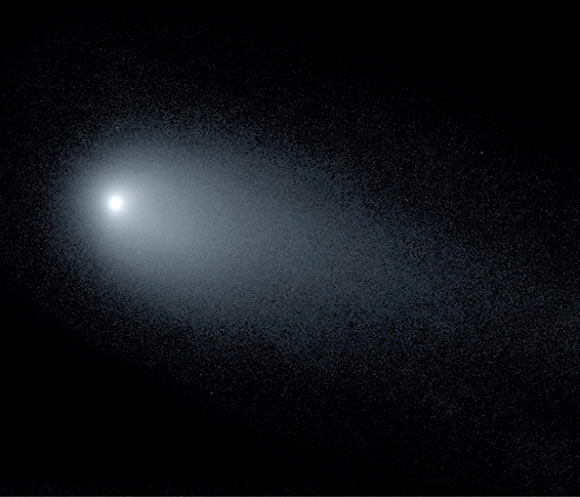 Pieter van Dokkum et al captured this image of the interstellar comet 2I/Borisov on November 24, 2019, using W.M. Keck Observatory’s Low Resolution Imaging Spectrometer. Image credit: Pieter van Dokkum / Cheng-Han Hsieh / Shany Danieli / Gregory Laughlin.