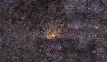 Taken with the HAWK-I instrument on ESO’s Very Large Telescope, this stunning image shows the Milky Way’s central region with an angular resolution of 0.2 arcseconds. The image combines observations in three different wavelength bands. Image credit: ESO / Nogueras-Lara et al.