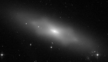 This image, taken by Hubble’s Advanced Camera for Surveys (ACS) on July 18, 2019, shows NGC 1175. Image credit: NASA / ESA / Hubble Team.