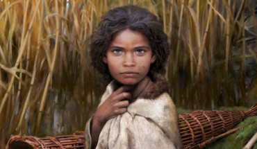 An artist’s reconstruction of Lola, a woman who chewed the Syltholm birch pitch. Image credit: Tom Björklund.