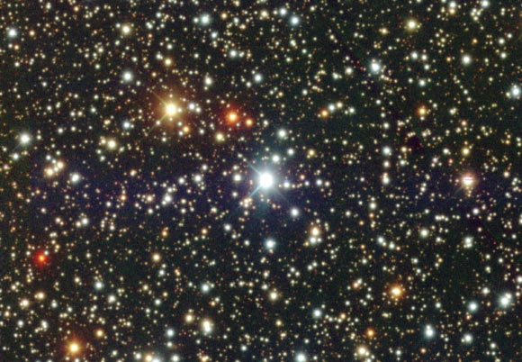 The F-type star TOI-677 (bright star in the center). Image credit: Centre de Données astronomiques de Strasbourg / SIMBAD / DECam Plane Survey.