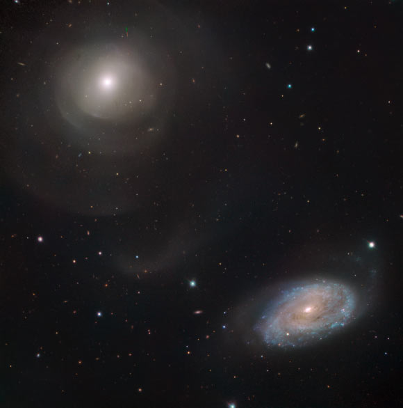 This image, taken by the FOcal Reducer/low dispersion Spectrograph 2 (FORS2) on ESO’s Very Large Telescope, shows the interacting galaxy pair NGC 470-NGC 474. Image credit: ESO.