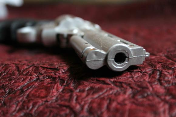 Hill et al find no evidence that gun ownership is associated with better sleep and happiness. Image credit: PDPics.