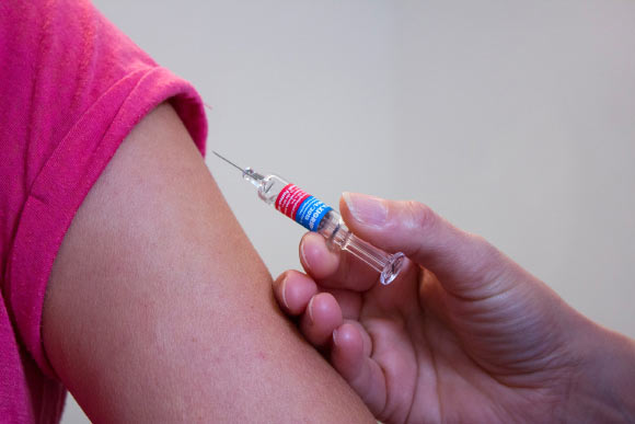Review of over 11 billion person-years of incidence data revealed no benefit associated with performing adult booster vaccinations against tetanus or diphtheria. Image credit: Katja Fuhlert.
