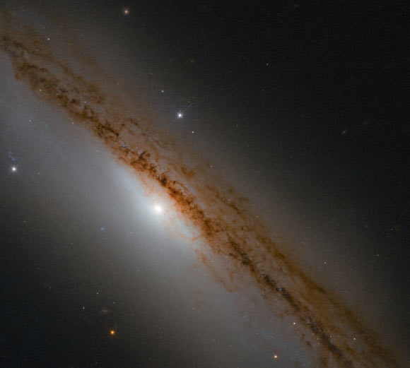 This image, taken with the Wide Field Camera 3 on board the NASA/ESA Hubble Space Telescope, shows the central part of the spiral galaxy NGC 1589. Image credit: NASA / ESA / Hubble.