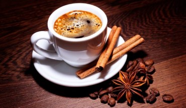 Fjaeldstad & Fernandes provide the first evidence of how coffee impacts short-term taste sensitivity and consequently the way we sense and perceive food following coffee consumption, an important insight in the context of gastronomy as well as in chemosensory testing procedures. Image credit: Katie175.