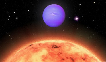 An artist’s impression of the hot Neptune TOI-824b and its parent star TOI-824. Also known as SCR J1448-5735, TYC 8688-915-1, TIC 193641523 and 2MASS J14483982-5735175, the star is around 70% the size and mass of the Sun and is 10.9 billion years old. Image credit: Sci-News.com.
