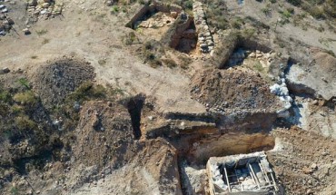 This aerial photo shows the 2,000-year-old mikveh (lower right) at the site of the ancient agricultural farm near Hannaton in northern Israel. Image credit: Abd Elghani Ibrahim / Israel Antiquities Authority.